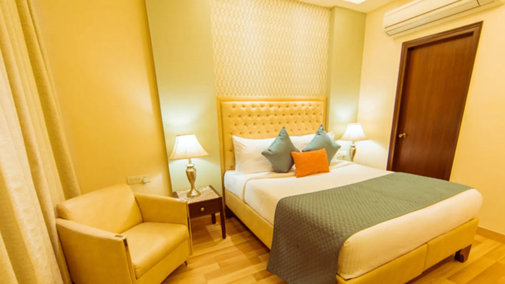 Clark International Hotel Delhi