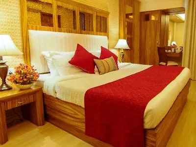Clark International Hotel Delhi