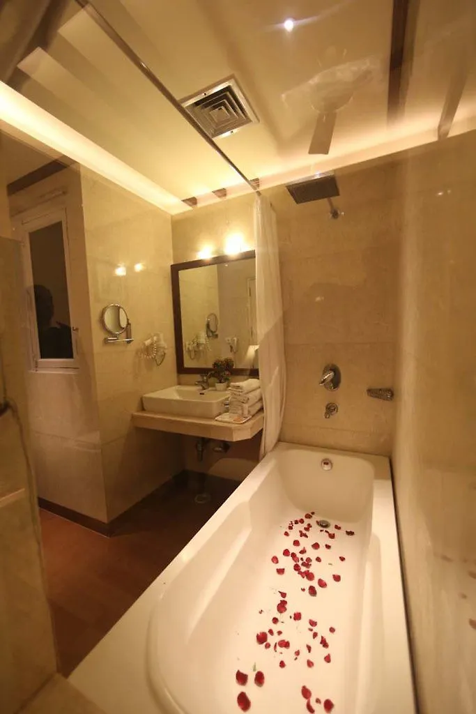 Clark International Hotel Delhi